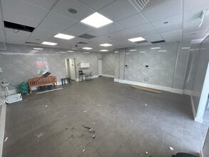 16 Hillhouse Rd, Edinburgh to rent Interior Photo- Image 1 of 3