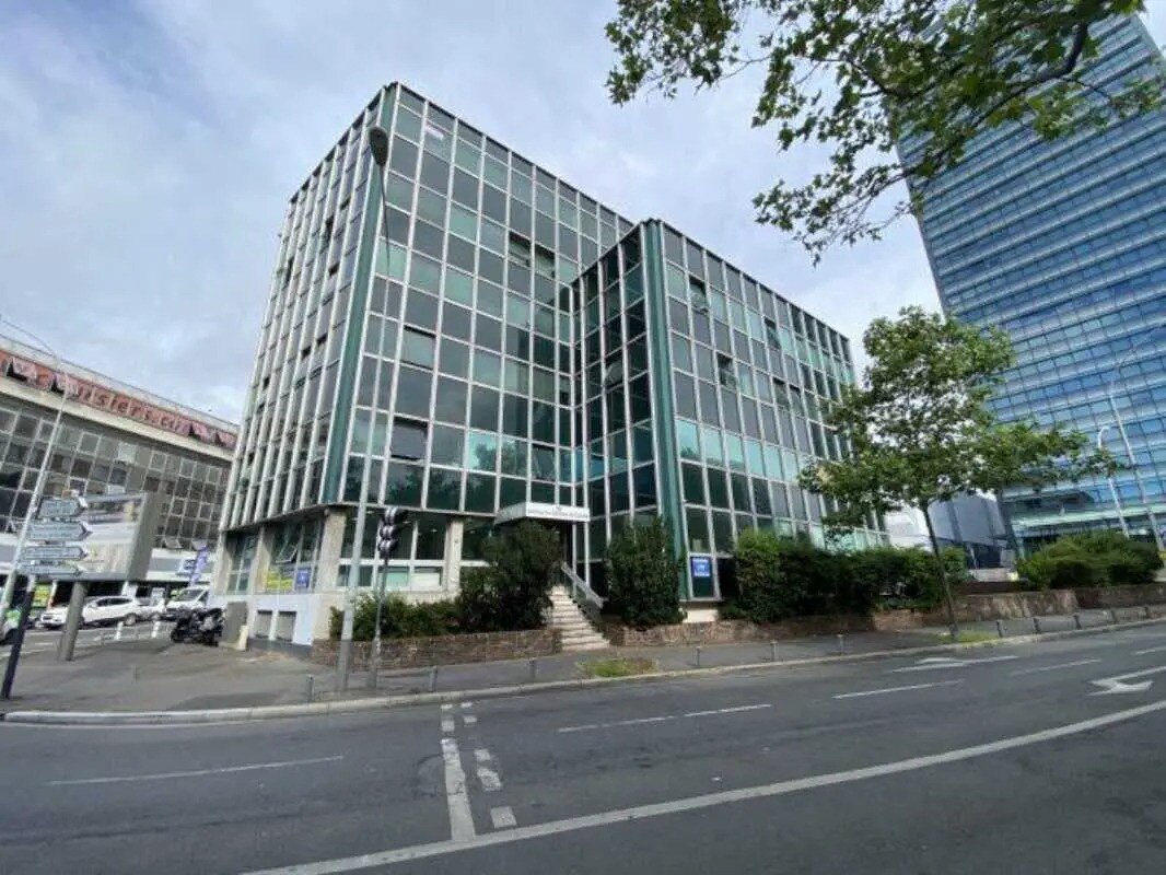 Office in Bagnolet to rent Building Photo- Image 1 of 12