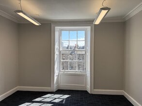 50 Melville St, Edinburgh to rent Interior Photo- Image 1 of 5