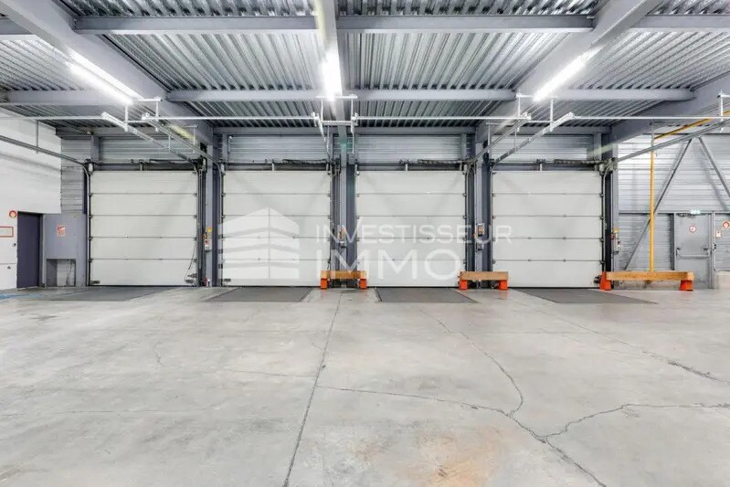 Light Industrial in Villeparisis to rent - Interior Photo - Image 3 of 5