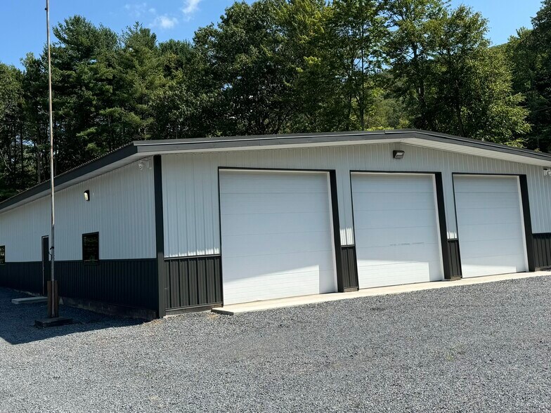 10 Main Blvd, Ringtown, PA for rent - Building Photo - Image 1 of 15