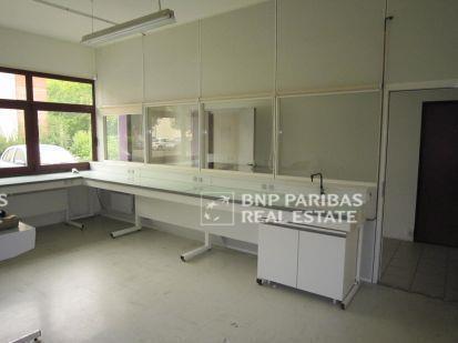 30 Avenue Robert Surcouf, Voisins-le-Bretonneux to rent Interior Photo- Image 1 of 4