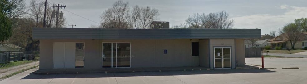 124 W 15th St, Wellington, KS for rent - Building Photo - Image 1 of 2