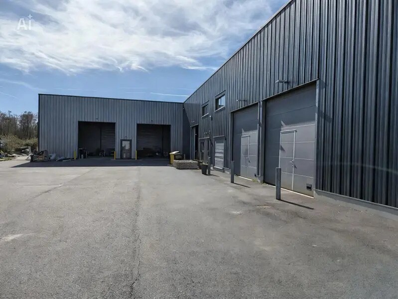 Location Entrepôt 373 m² - Photo 1