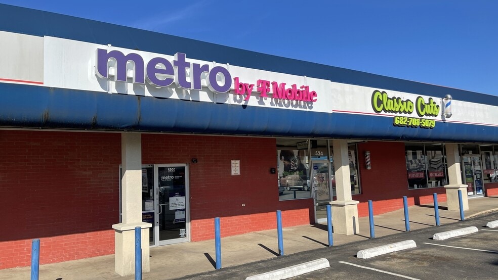 510-548 S Saginaw Blvd, Saginaw, TX to rent - Building Photo - Image 2 of 12