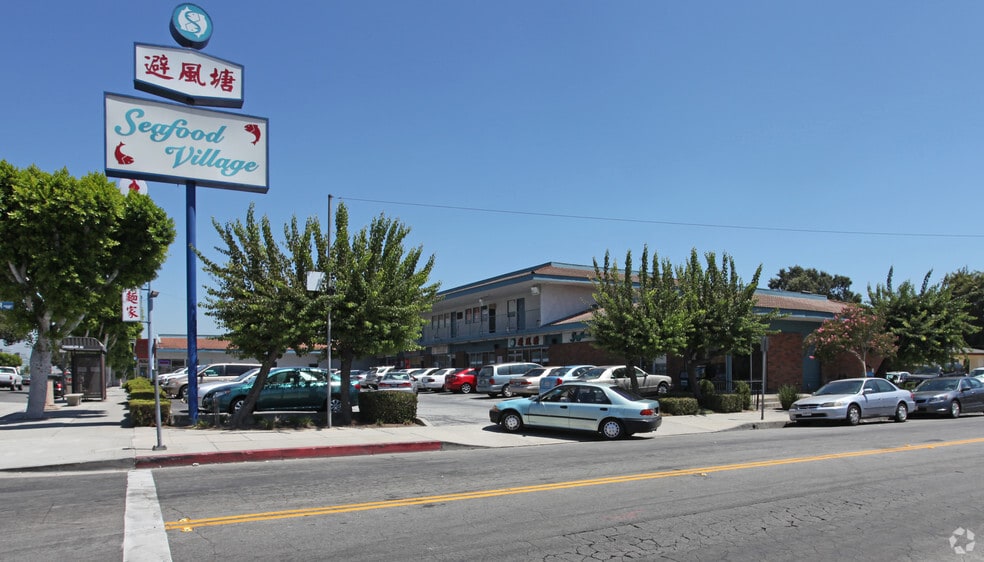 634-694 W Garvey Ave, Monterey Park, CA for rent - Building Photo - Image 2 of 2