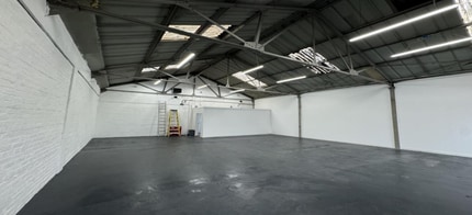 8 Erskine Sq, Glasgow to rent Interior Photo- Image 1 of 2