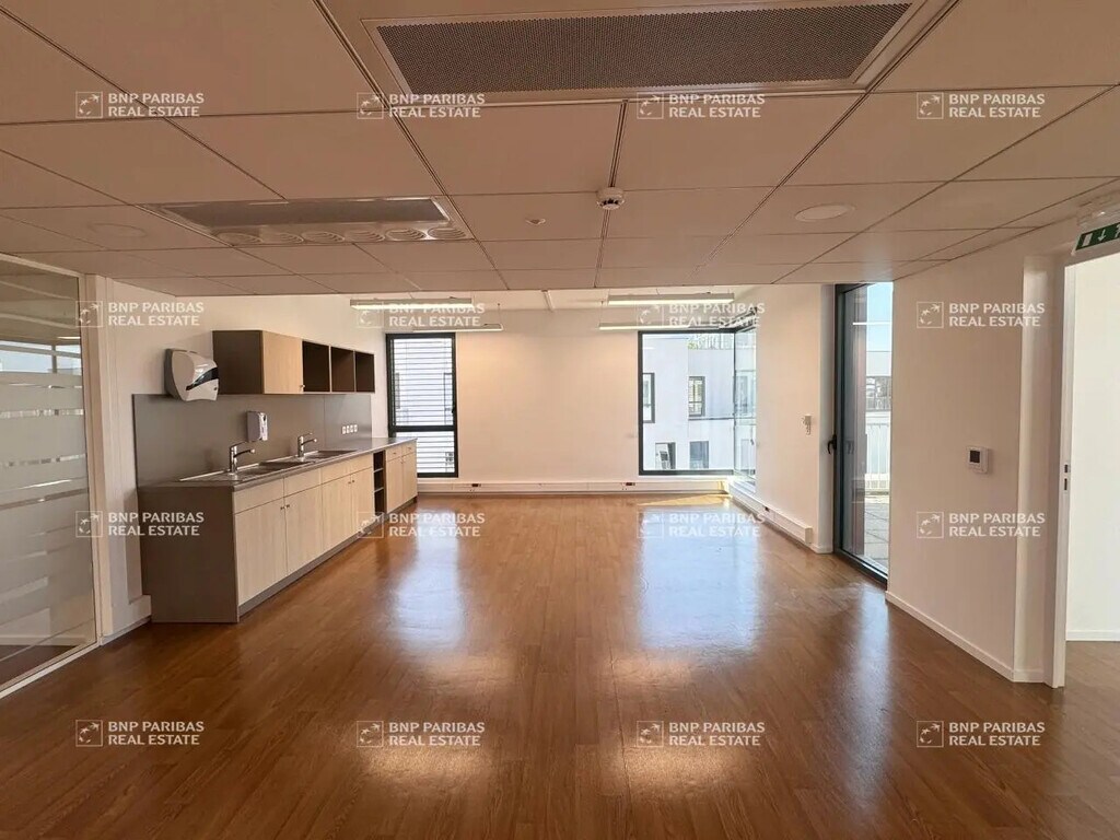 Location Bureaux 292 m² - Photo 1