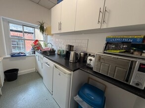 22-23 Blayds Yard, Leeds to rent Interior Photo- Image 2 of 5
