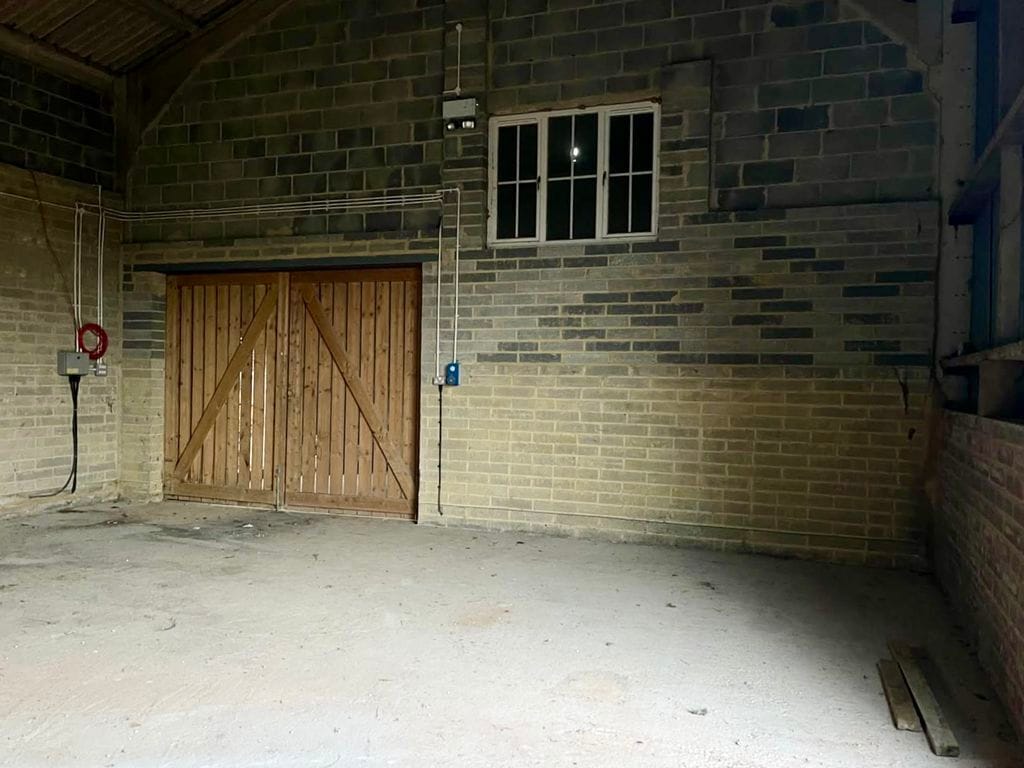 Sincox Ln, Partridge Green to rent Interior Photo- Image 1 of 2