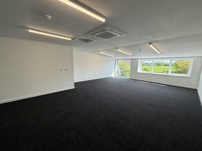 Boundary Ln, Lincoln to rent Interior Photo- Image 2 of 11