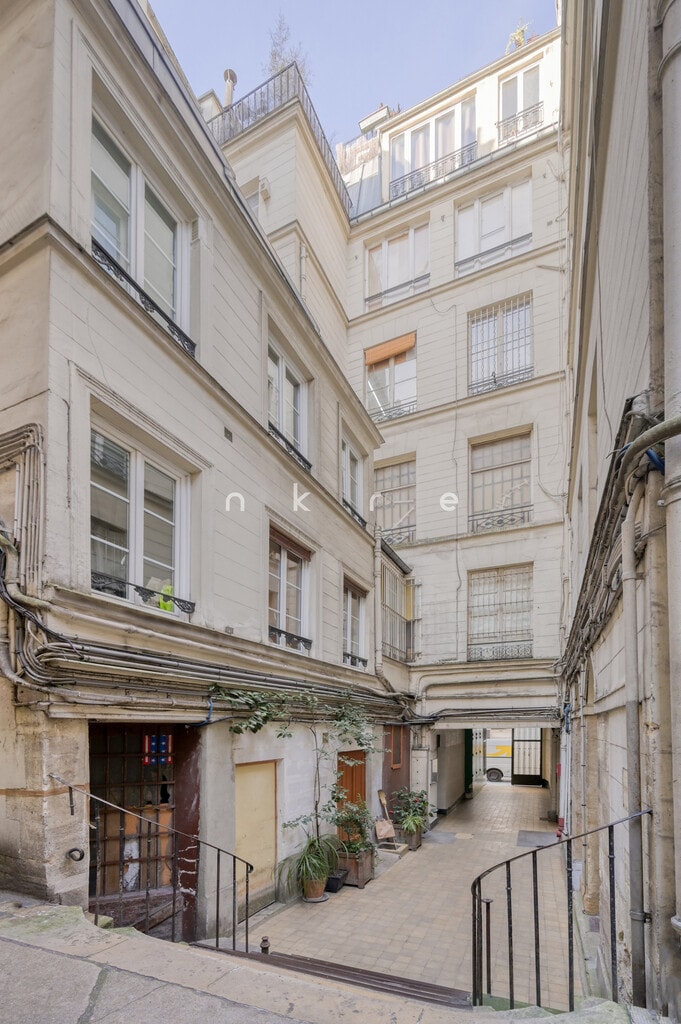 Location Bureaux 60 m² - Photo 1