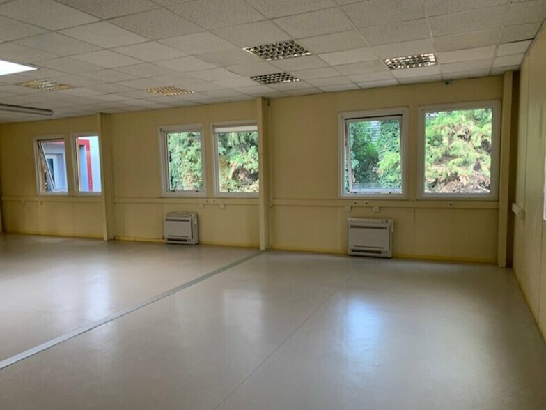 Office in Avignon for sale - Interior Photo - Image 2 of 11