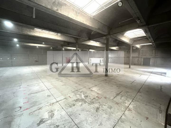 Industrial in Gonesse to rent - Interior Photo - Image 2 of 3