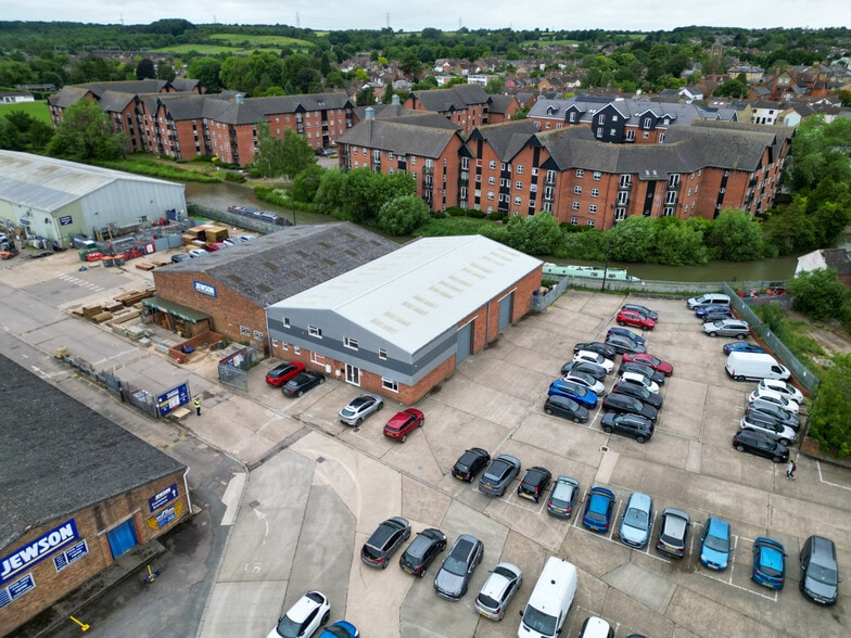 The Wharf, Leighton Buzzard to rent - Aerial - Image 2 of 3
