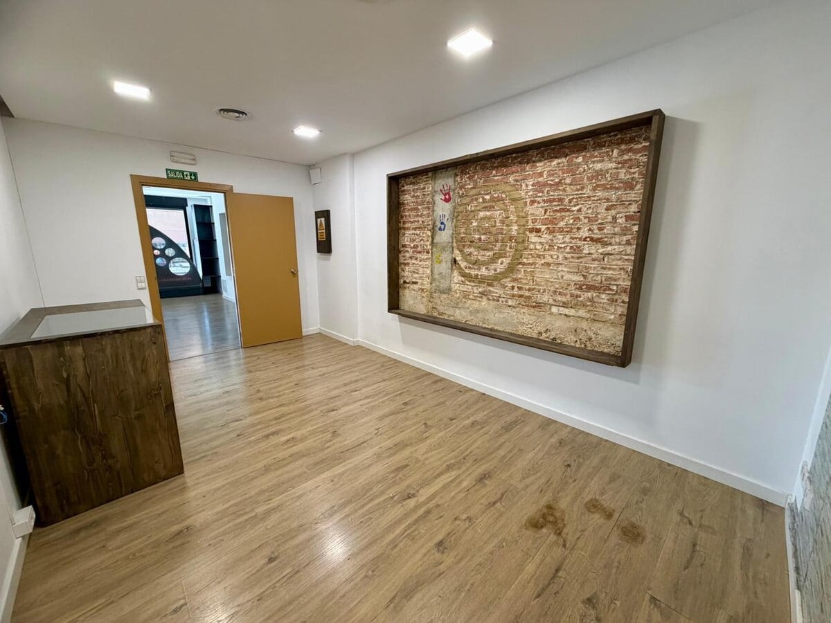 Granollers, BAR 08401 - Unit 1 - - Interior Photo - Image 2 of 13