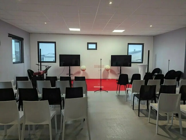 Location Commerce 90 m² à 300 m²