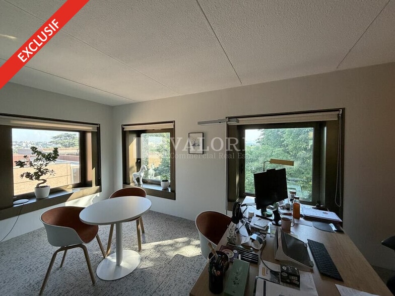 3 Allée Claude Debussy, Écully for sale - Interior Photo - Image 1 of 13