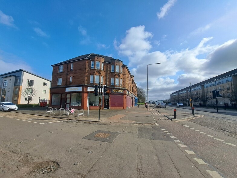 4 Macbeth St, Glasgow to rent - Building Photo - Image 1 of 3