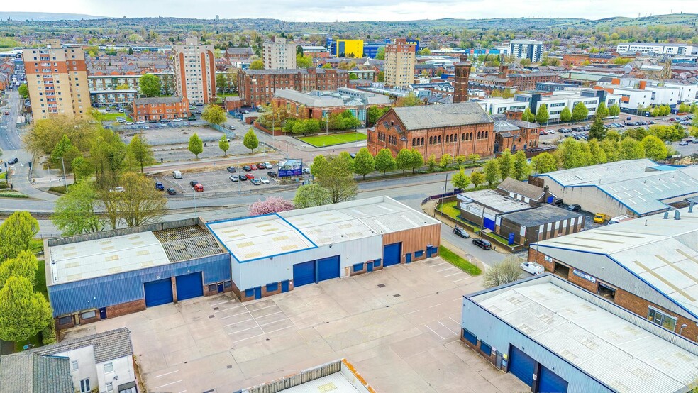 Welbeck St S, Ashton Under Lyne to rent - Building Photo - Image 3 of 17