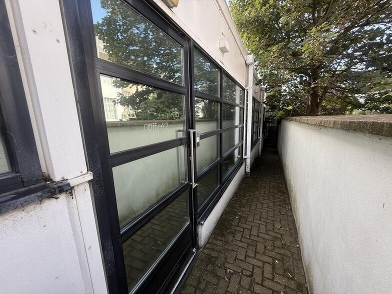 129-130 Edward St, Brighton to rent - Building Photo - Image 1 of 9