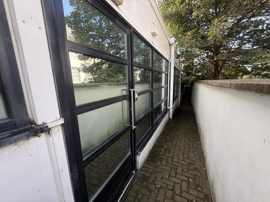 129-130 Edward St, Brighton to rent Building Photo- Image 1 of 10