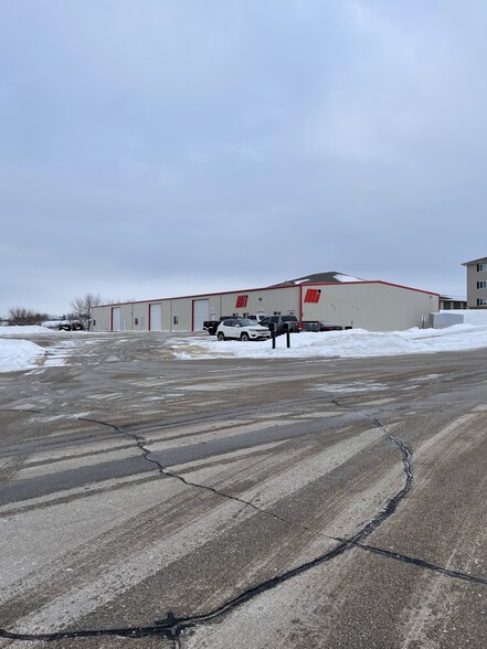 7680 Commerce Park, Dubuque, IA for sale - Building Photo - Image 1 of 1