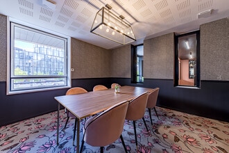 89-91 Boulevard National, La Garenne-Colombes to rent Interior Photo- Image 1 of 5
