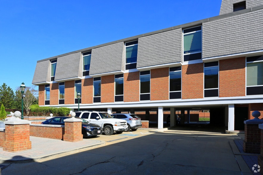 4701 Sangamore Rd, Bethesda, MD to rent - Building Photo - Image 1 of 12