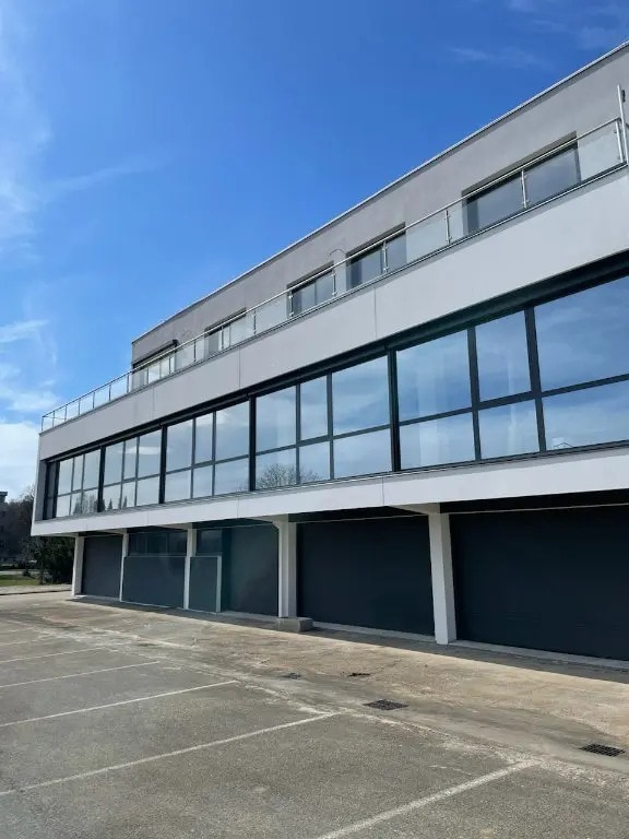 Location Bureaux 40 m² à 85 m² - Photo 1