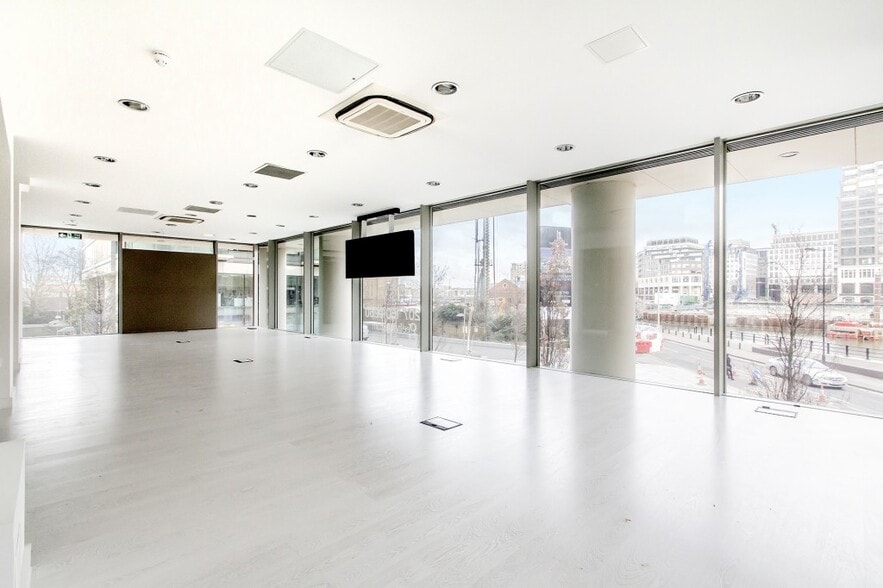 5-10 Landmark Sq, London to rent - Interior Photo - Image 3 of 3