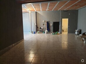 Retail in Pedrezuela, Madrid to rent Interior Photo- Image 2 of 4