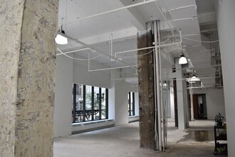 100 N LaSalle St, Chicago, IL to rent Interior Photo- Image 1 of 1