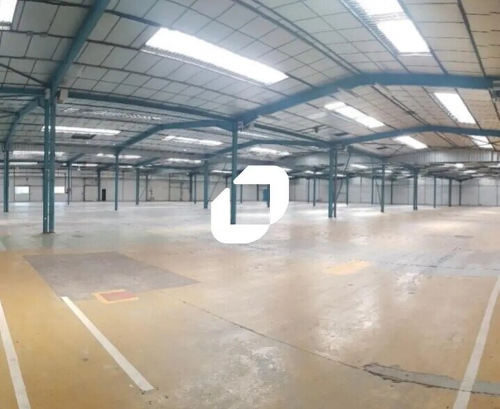 17 Rue Des Osiers, Coignières to rent - Building Photo - Image 2 of 7