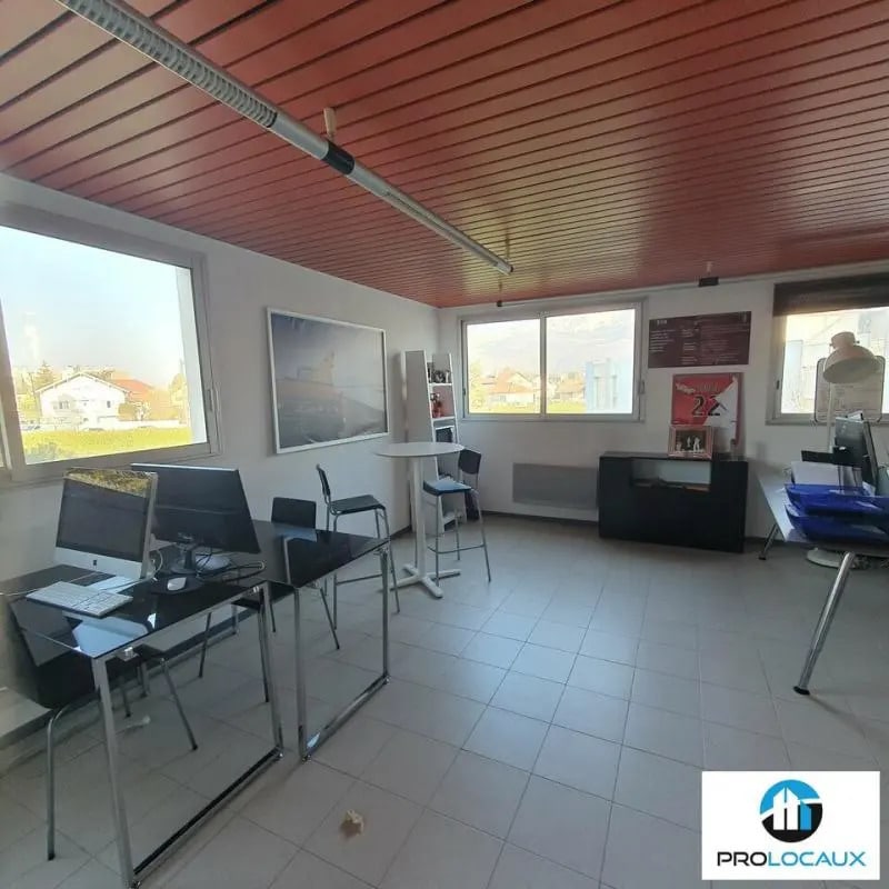 Location Bureaux 95 m² - Photo 1