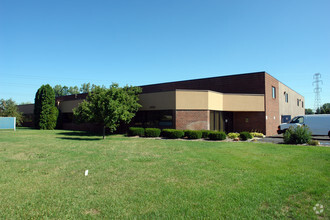 1960 W West Maple Rd, Commerce Township, MI for sale Primary Photo- Image 1 of 1