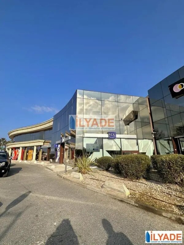 Location Bureaux 262 m² - Photo 1