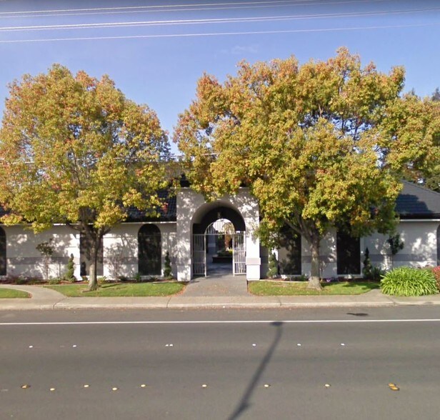 3609 Coffee Rd, Modesto, CA for sale - Building Photo - Image 1 of 1