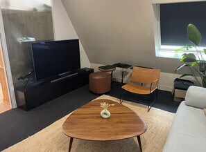 Office in Suresnes to rent Interior Photo- Image 2 of 5