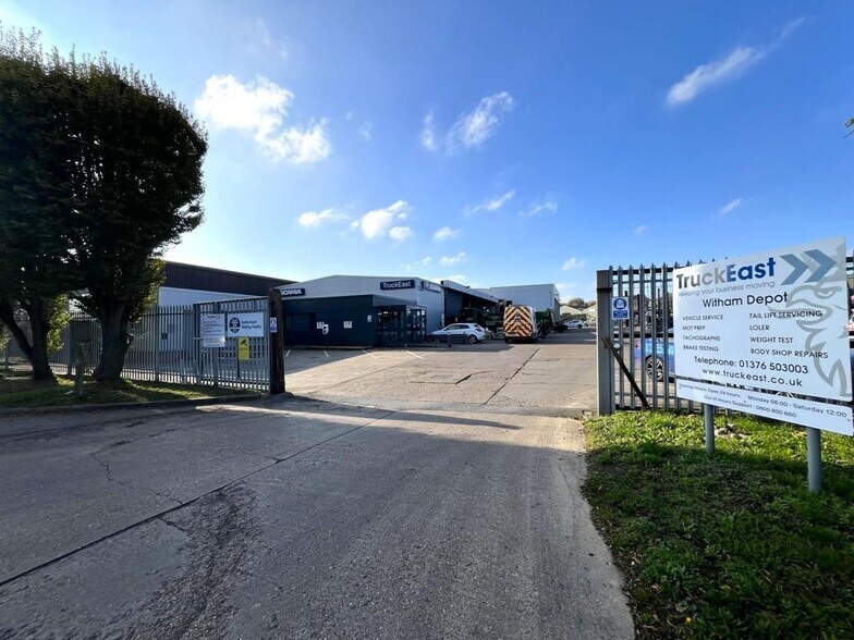 5 Moss Rd, Witham for sale - Building Photo - Image 2 of 12