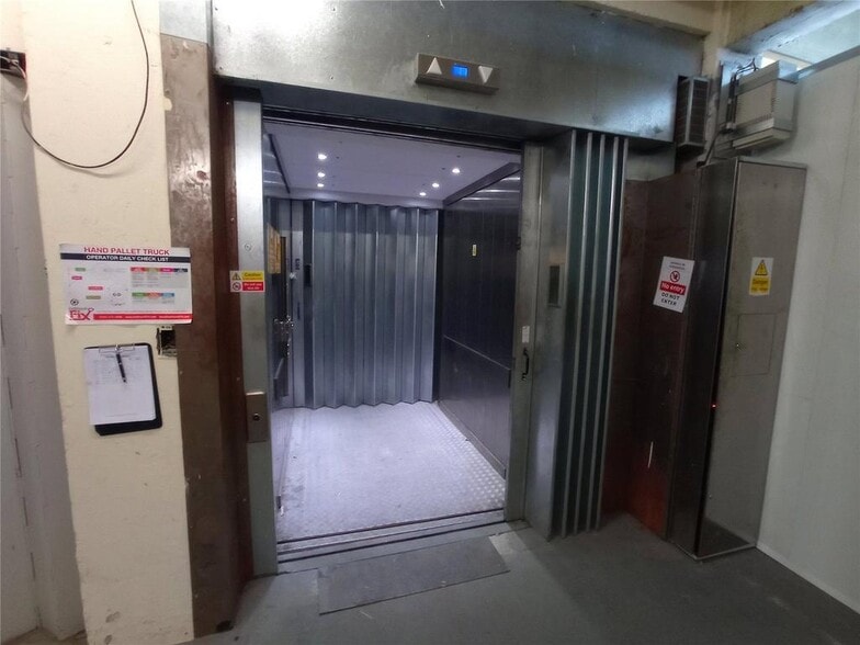 Princess Margaret Rd, Tilbury to rent - Building Photo - Image 2 of 7