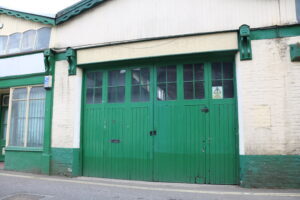 8 Hightown Rd, Ringwood for sale Building Photo- Image 1 of 1