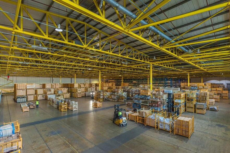 Hunter Blvd, Lutterworth to rent - Interior Photo - Image 3 of 7