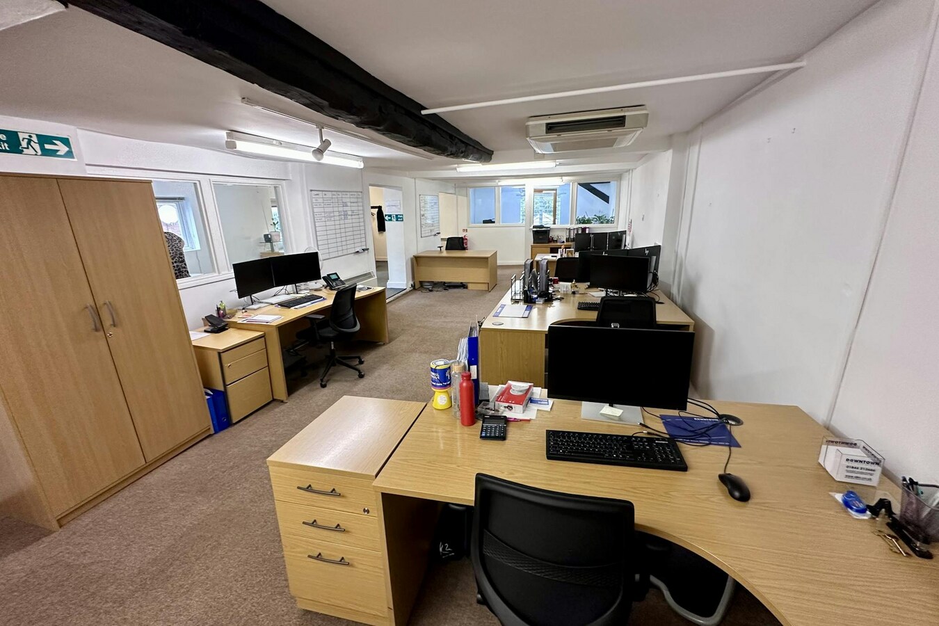 109 High St, Thame, OXF OX9 3DZ - Unit Rear -  - Interior Photo - Image 1 of 7