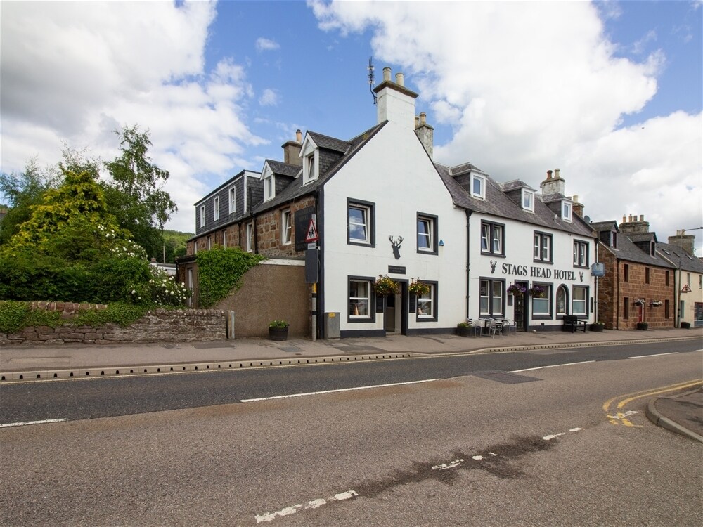 Stags Head Hotel, Golspie for sale Building Photo- Image 1 of 29