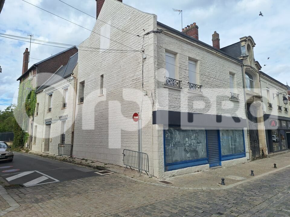 Retail in Noyon to rent Building Photo- Image 1 of 5