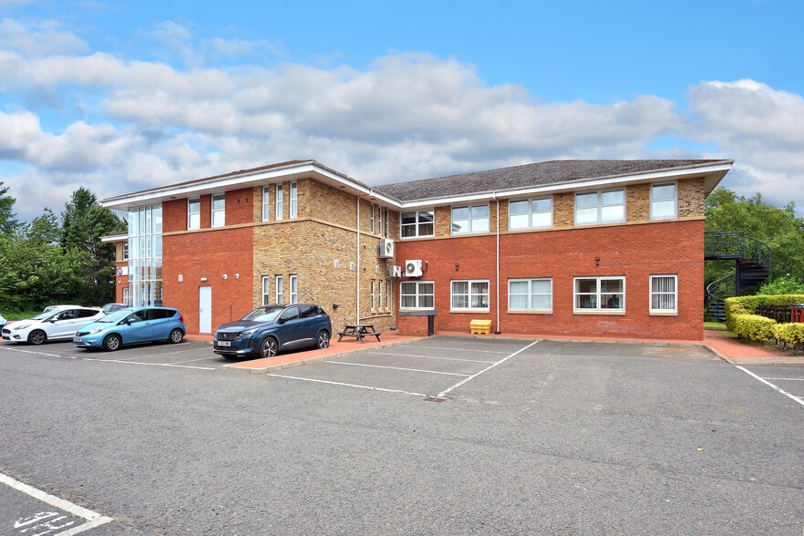 7 Deer Park Ave, Livingston for sale - Primary Photo - Image 1 of 1