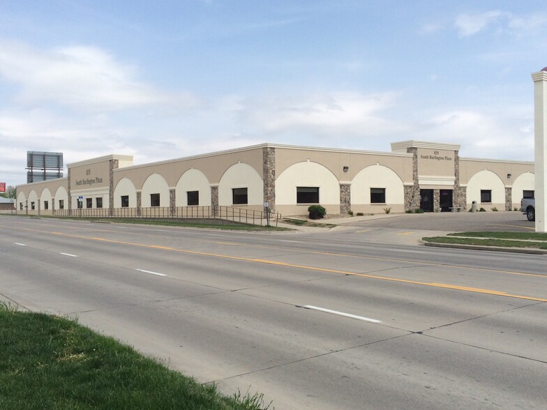 835 S Burlington Ave, Hastings, NE for rent - Building Photo - Image 2 of 2