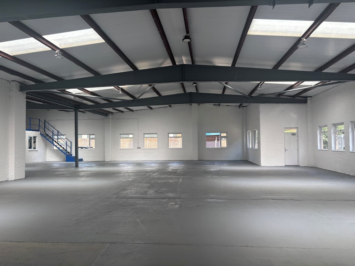Blackwater Way, Aldershot to rent Interior Photo- Image 1 of 3
