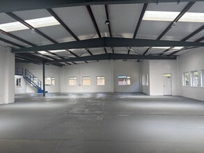 Blackwater Way, Aldershot to rent Interior Photo- Image 1 of 3